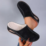 Marta | Pantufas ortopédicas que oferecem conforto diário e um estilo atemporal.