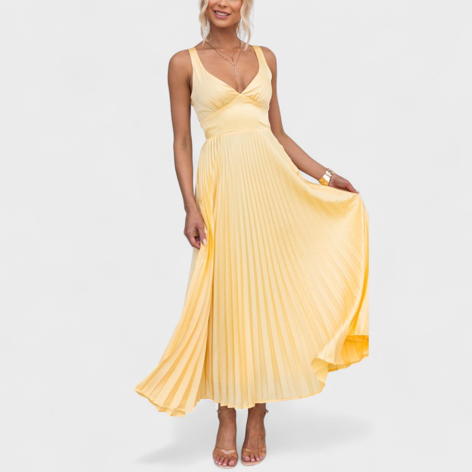 Aby - Vestido maxi amarelo plissado com decote em V - Ines Braga