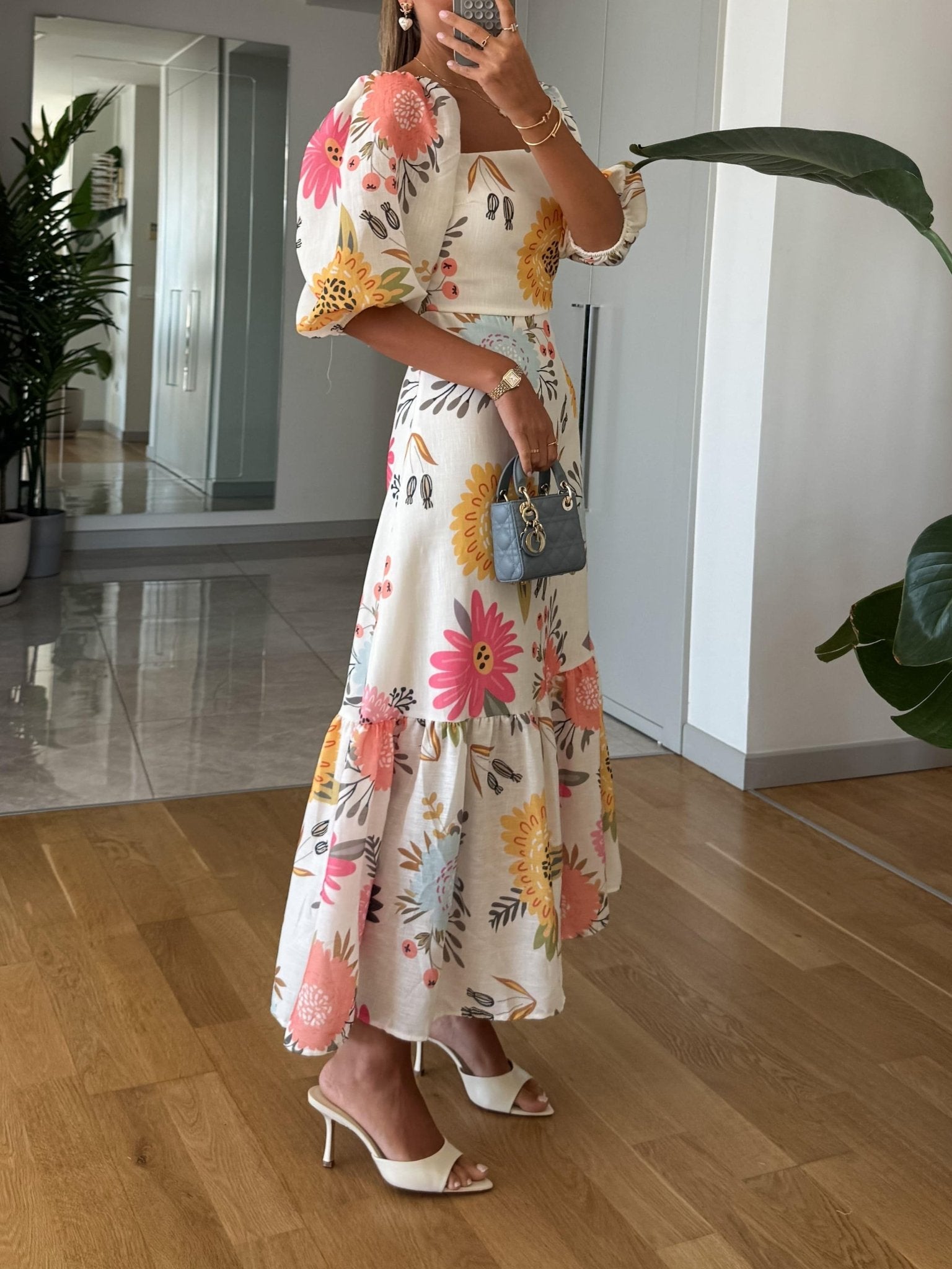 Anny | Vestido midi de gola quadrada com estampado floral e manga folhada - Ines Braga