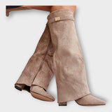 Botas Altas com Design Elegante - Ines Braga