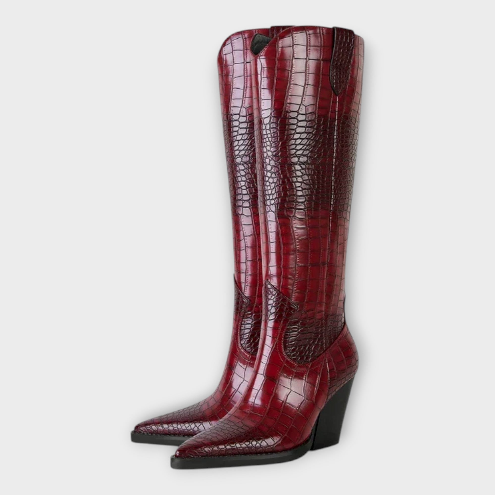 Botas com Design Croco e Salto Elegante - Ines Braga