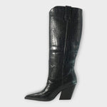 Botas com Design Croco e Salto Elegante - Ines Braga