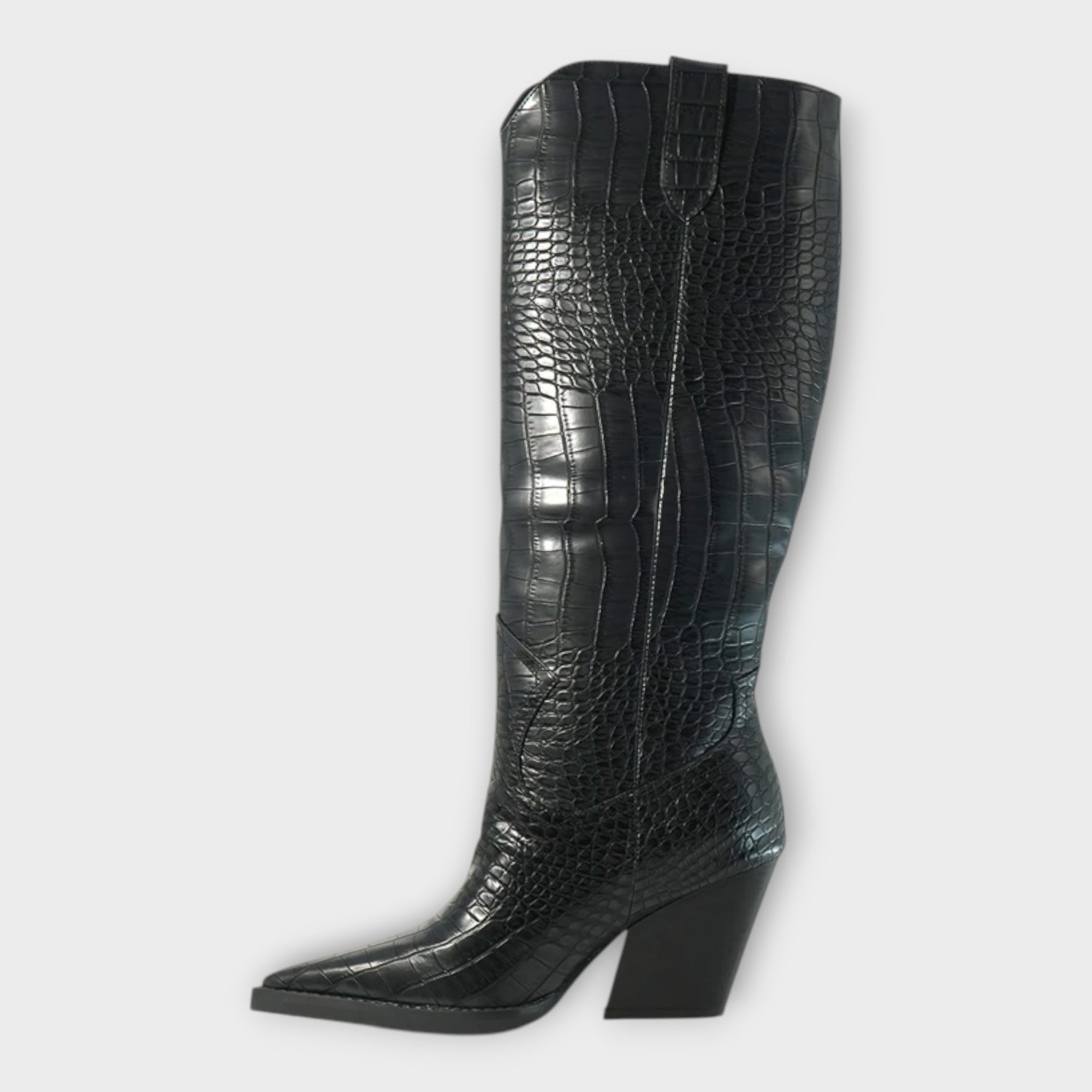 Botas com Design Croco e Salto Elegante - Ines Braga