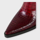 Botas com Design Croco e Salto Elegante - Ines Braga