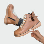 Botas de couro ortopédicas de cano baixo - Ines Braga