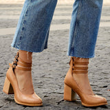 Casilda | Sandálias lisas com tira no tornozelo e sola grossa - Ines Braga