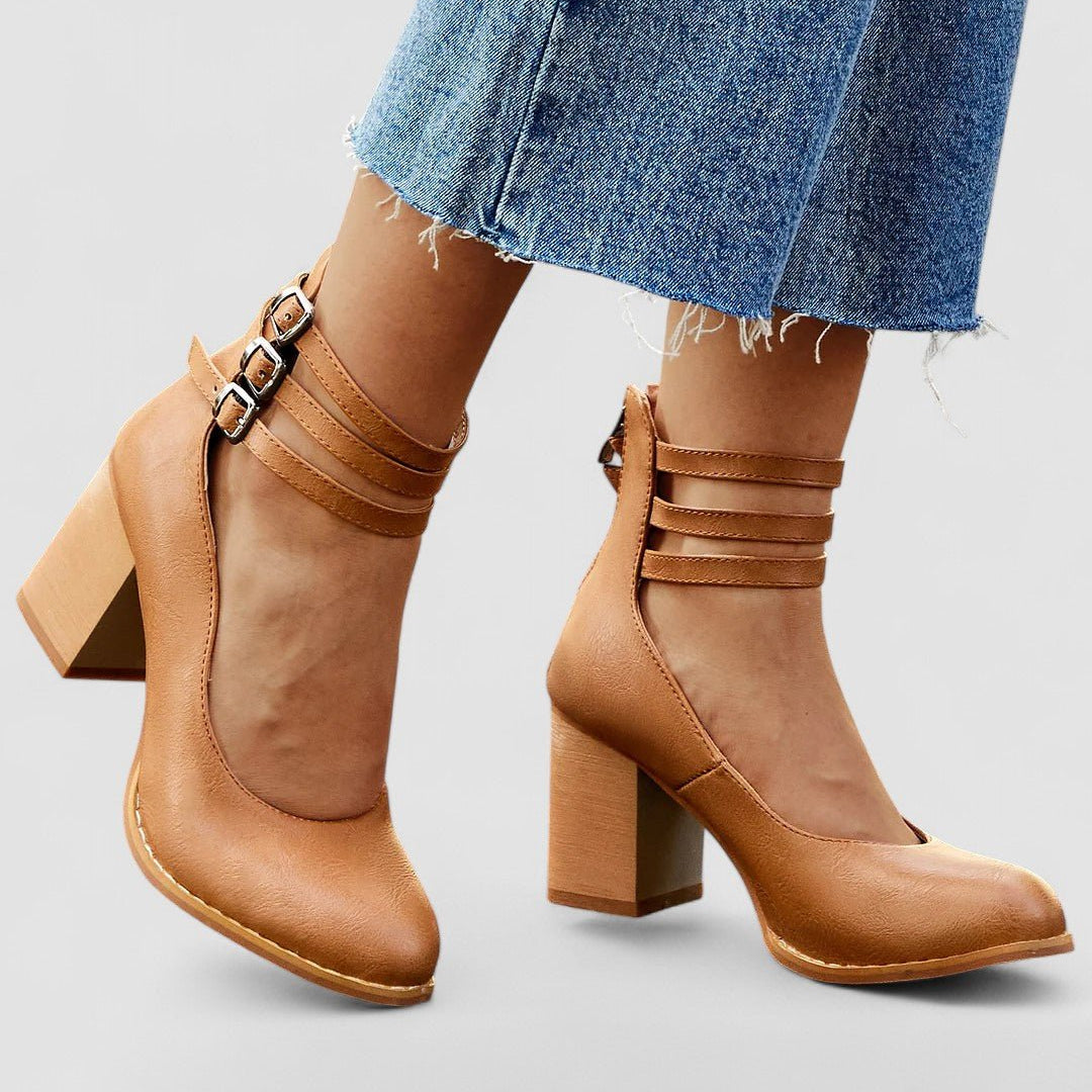 Casilda | Sandálias lisas com tira no tornozelo e sola grossa - Ines Braga