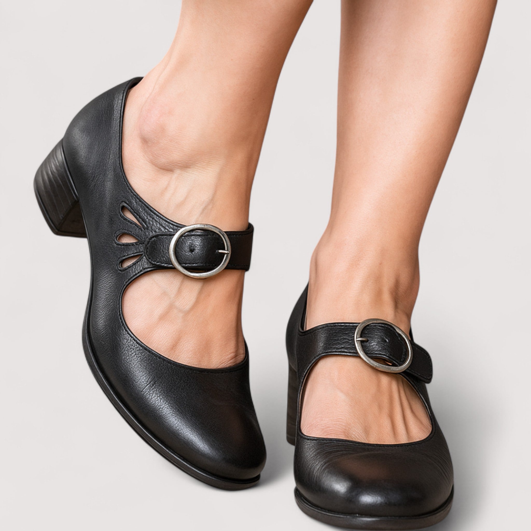 Clara - Scarpin Elegante em Couro Sintético - Ines Braga