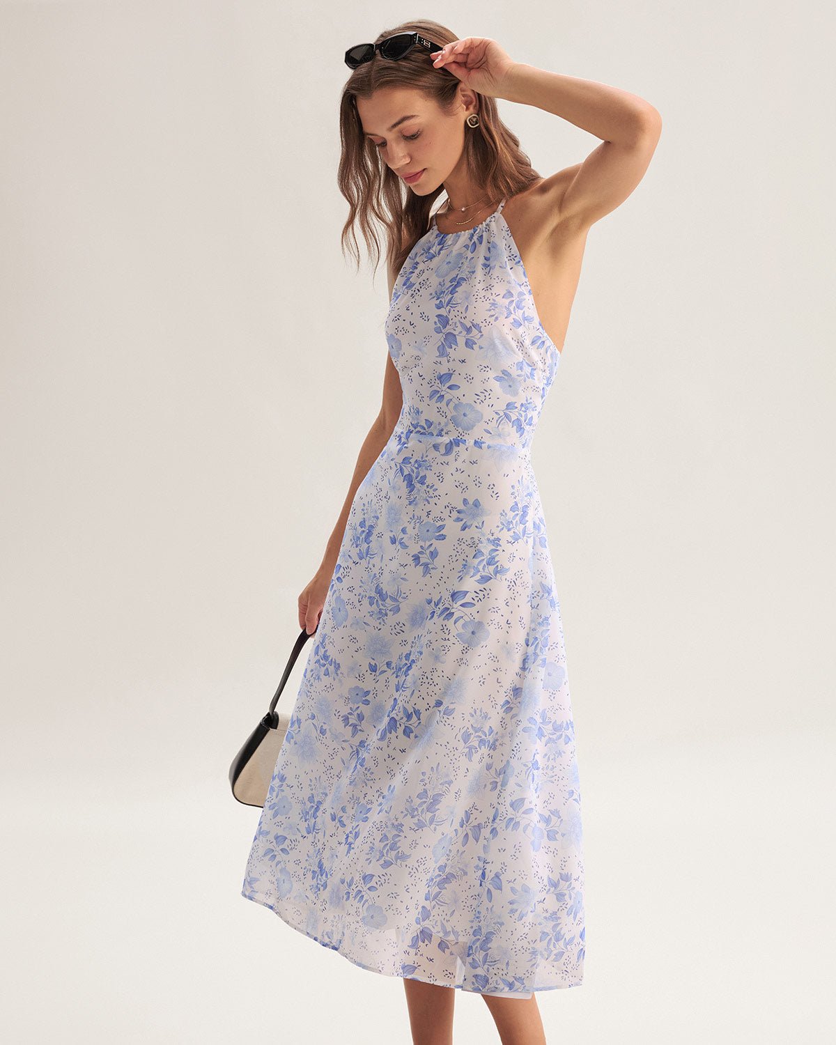 Clarice | Vestido Midi Azul Floral com Decote Halter - Ines Braga