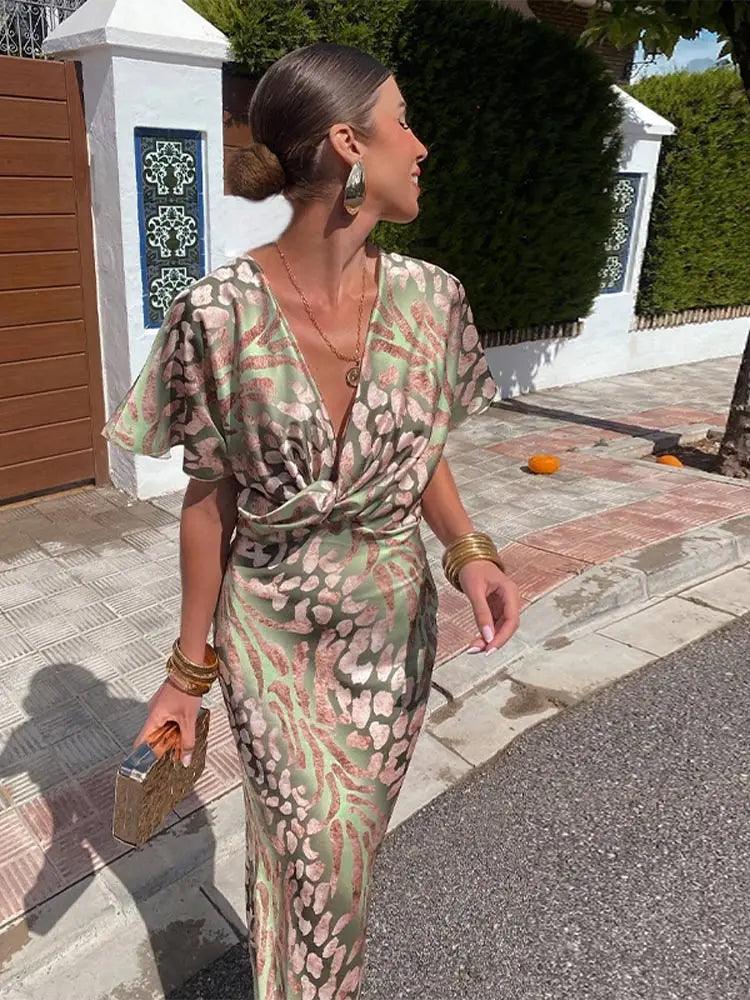 Constança | Vestido Floral com Plissado e Decote V - Ines Braga