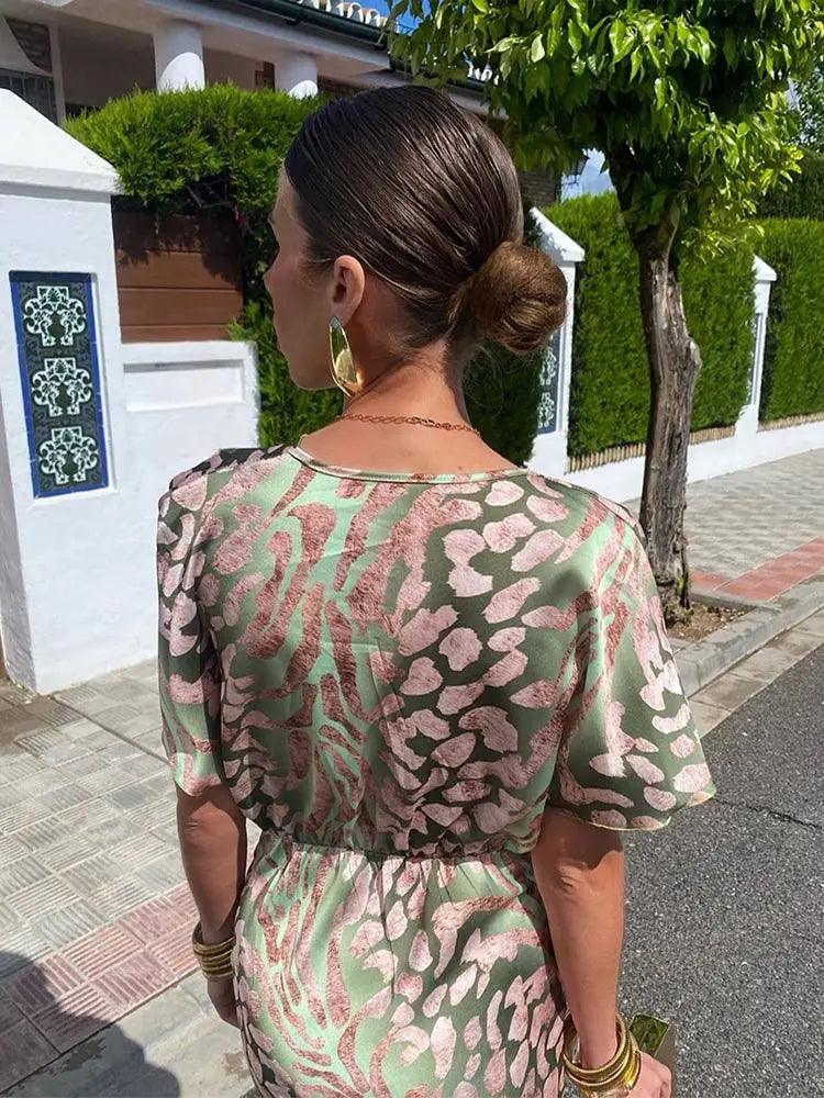 Constança | Vestido Floral com Plissado e Decote V - Ines Braga