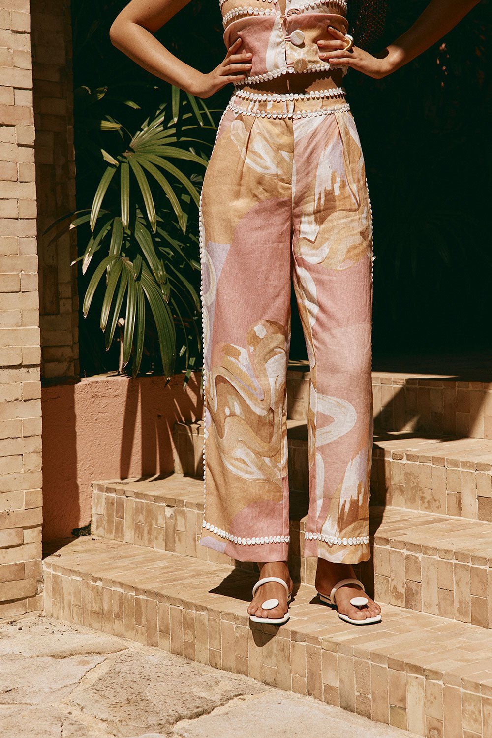 Diana| Calça de cintura alta com estampa artística - Ines Braga