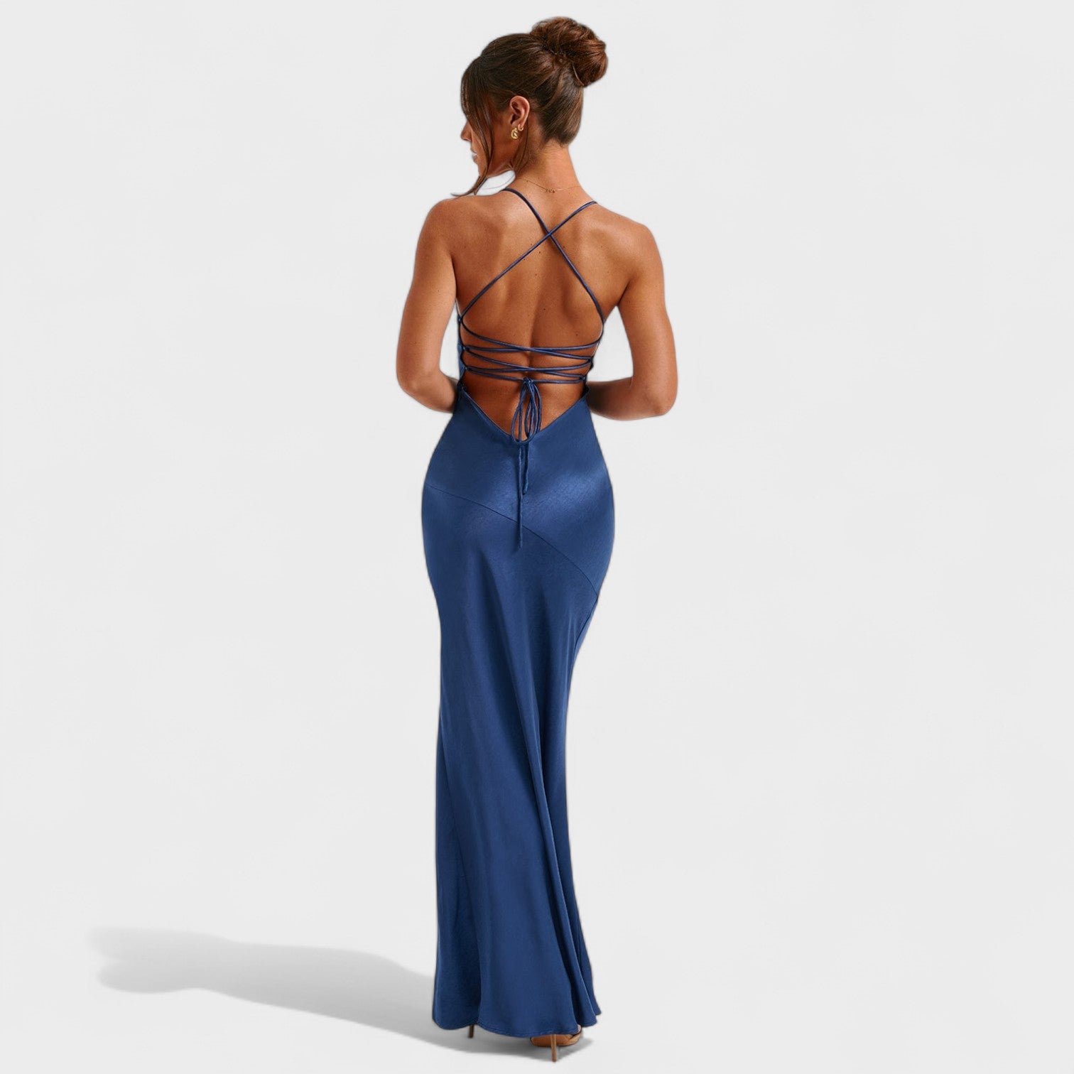 Elena - Vestido de cetim cruzado azul meia - noite - Ines Braga