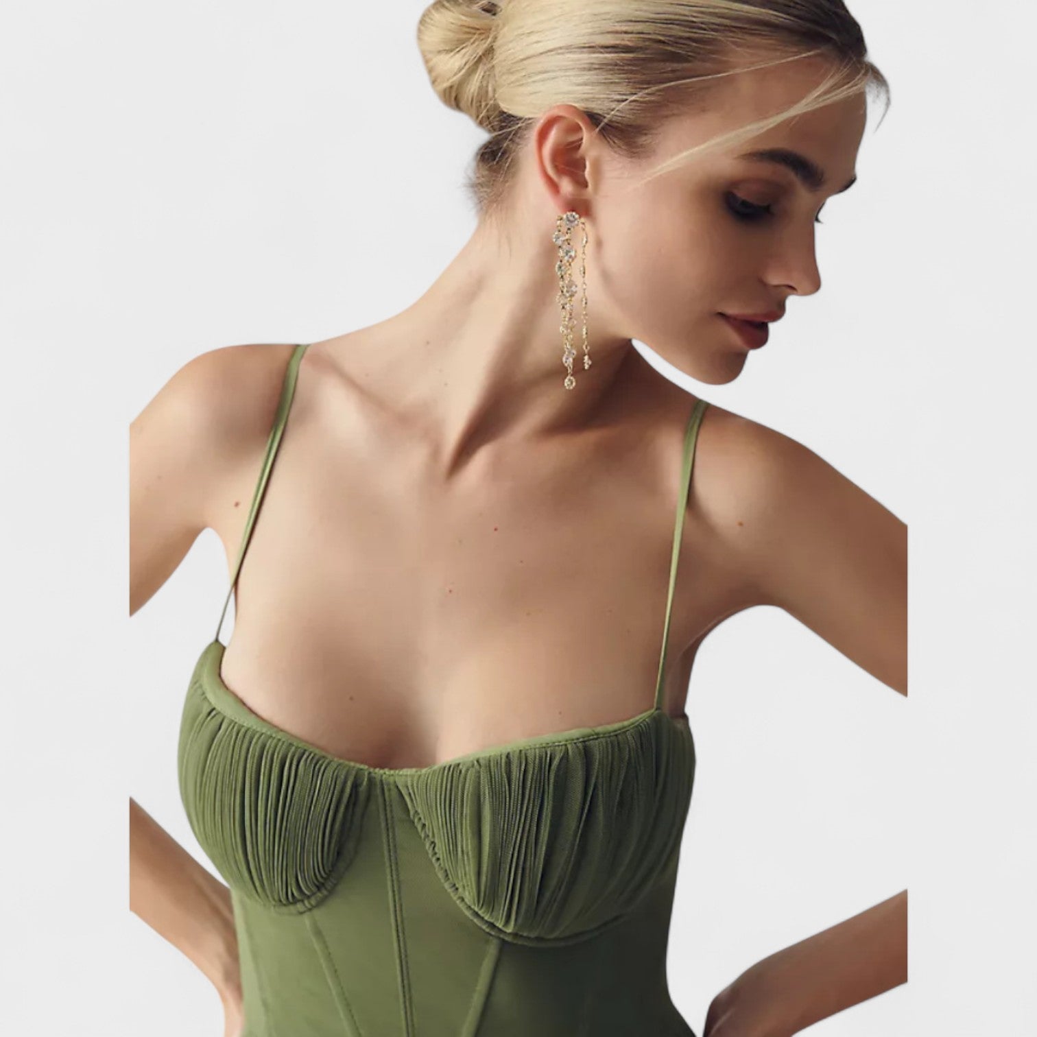 Élodie - O vestido que conquista com elegância - Ines Braga