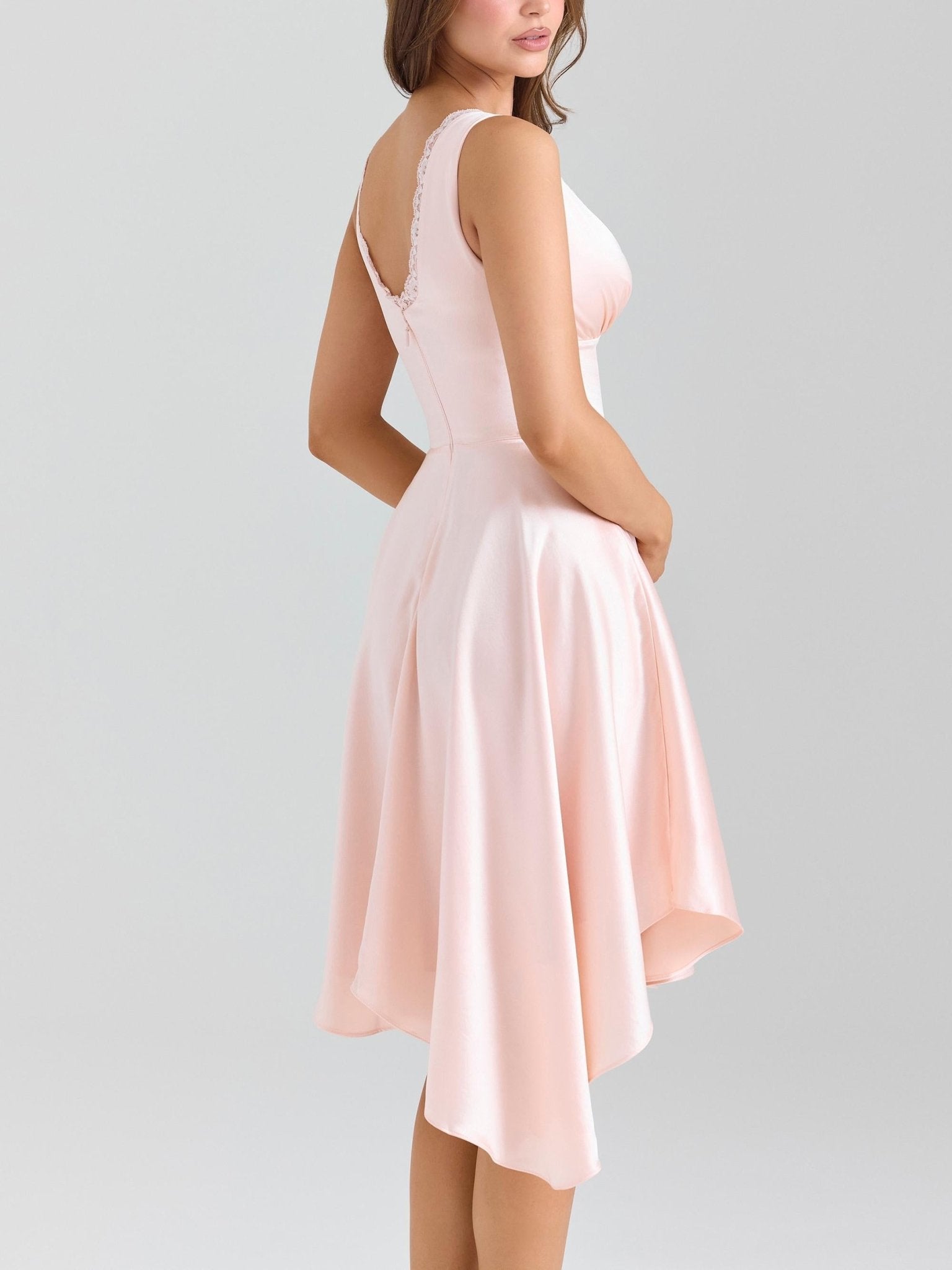 Élodie | Vestido Romance Suave Cetim Brilhante & Renda Delicada - Ines Braga