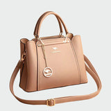 Executiva de couro de luxo - Ines Braga