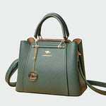 Executiva de couro de luxo - Ines Braga