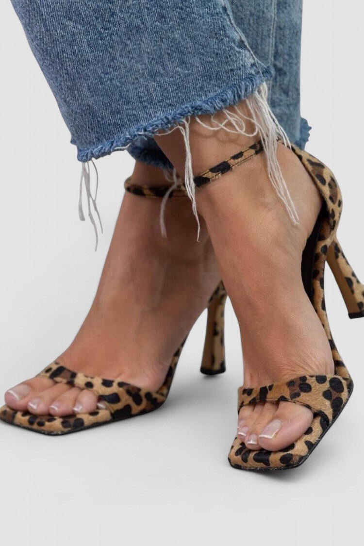 Giulia™ | Sandálias de salto alto com estampado leopardo - Ines Braga