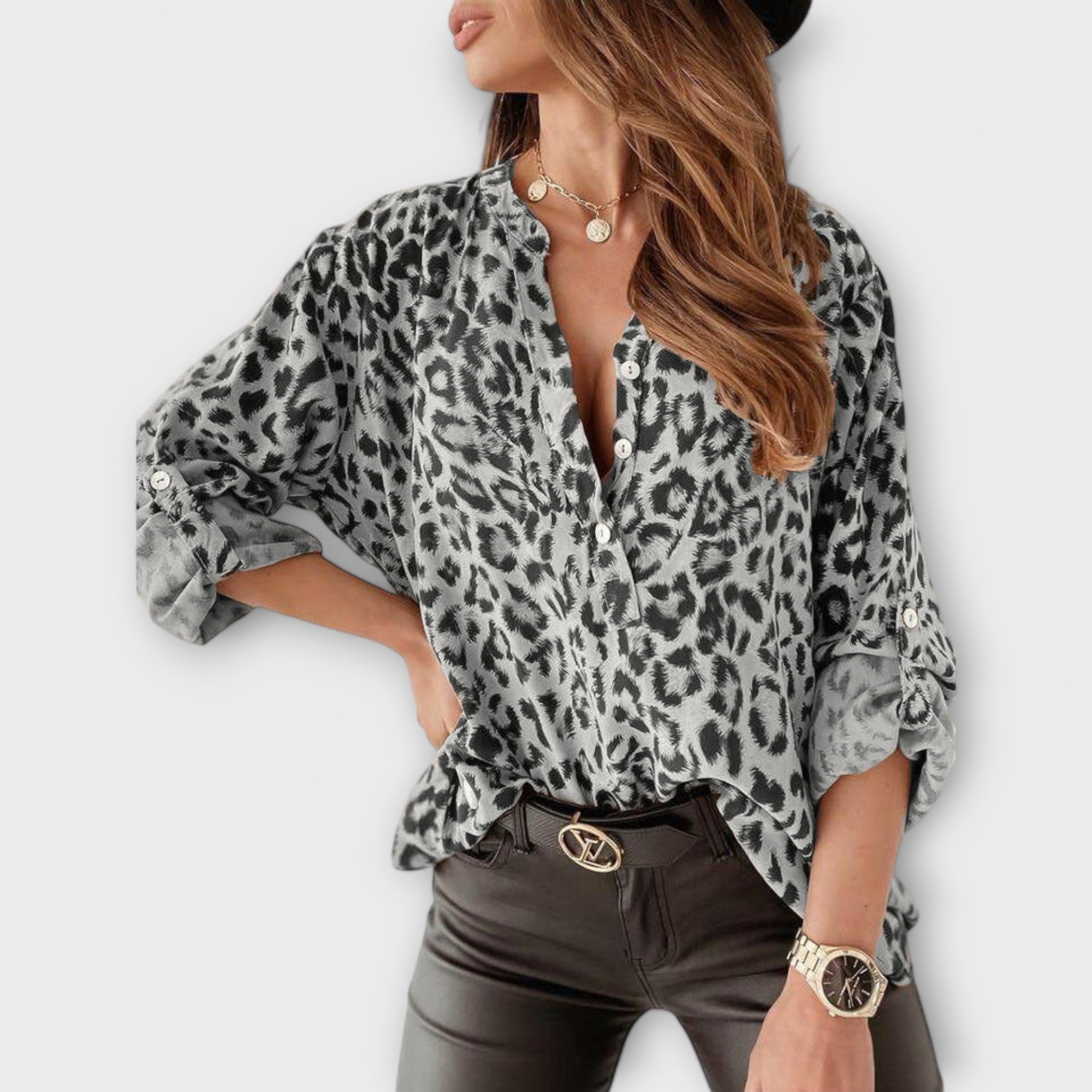 Iara |Blusa moderna com estampado leopardo - Ines Braga