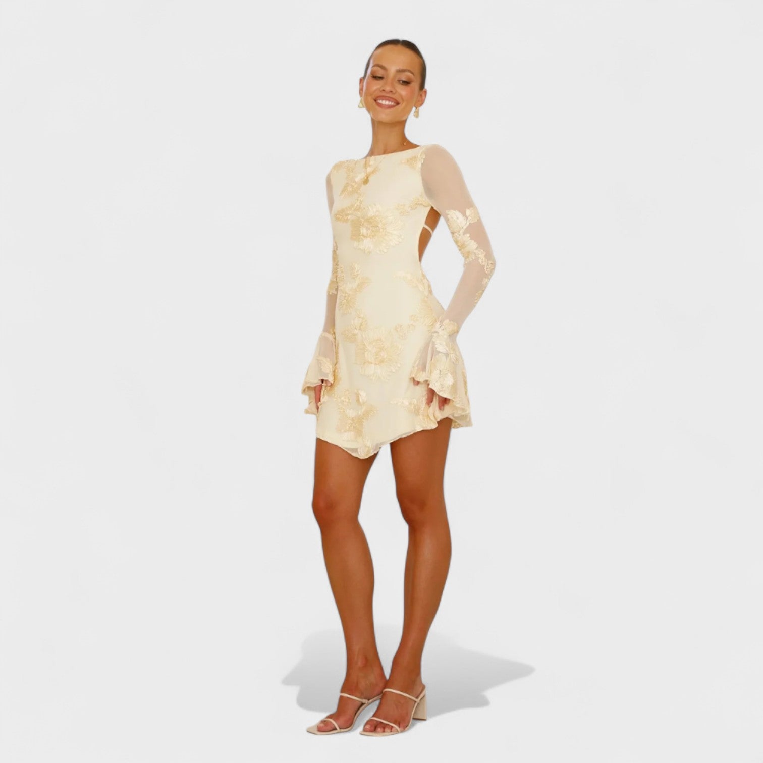 Julia - Vestido com encanto floral - Ines Braga