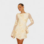 Julia - Vestido com encanto floral - Ines Braga