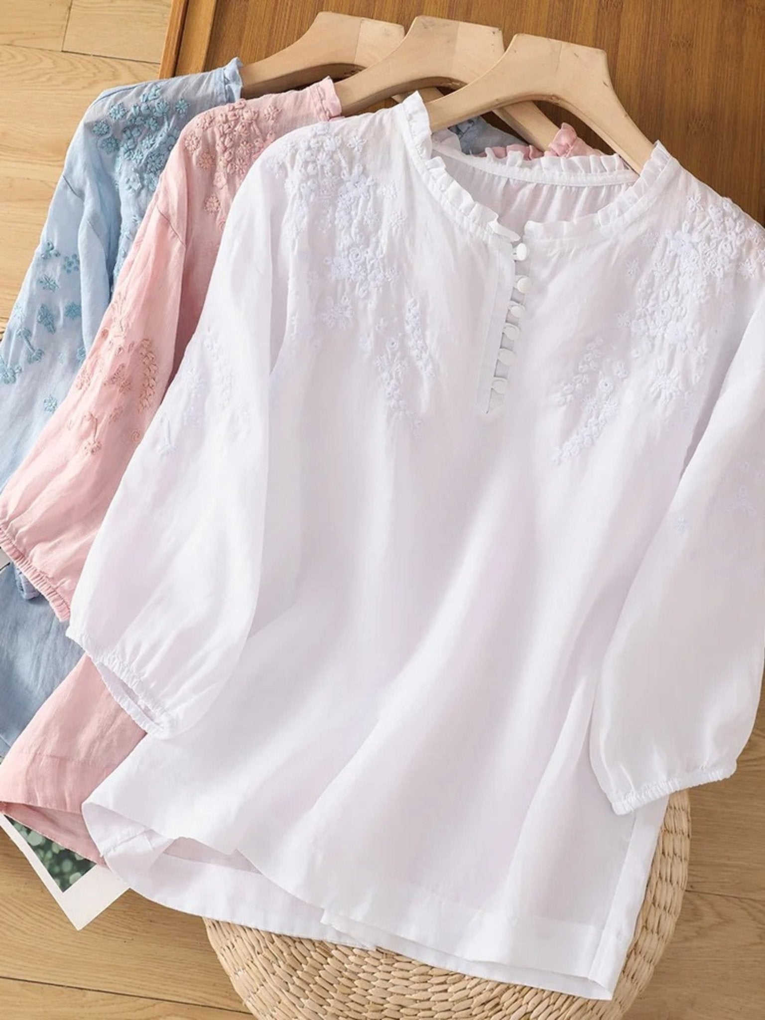 Kissina | Blusa de Algodão e Linho Bordada - Ines Braga