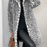 LEIA - Casaco Comprido e Macio Com Padrão Leopardo - Ines Braga