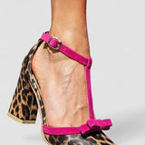 Leontina | Sandálias verdes com padrão leopardo e detalhe colorido - Ines Braga