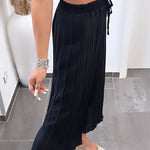 Maya | Calças Plissadas Pretas — Conforto Leve, Corte Fluido - Ines Braga