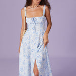 Renata | O Vestido Midi Azul com Estampa Floral, Decote Quadrado e Franzido" - Ines Braga