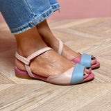 Roselina | Asymmetrische rosa Sandalen im Color - Block - Stil - Ines Braga