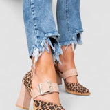 Selveta | Sandálias em camurça com padrão de leopardo e salto estável - Ines Braga