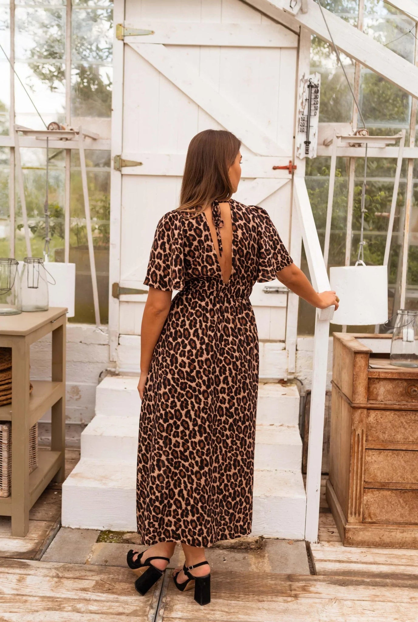 STELLA™ – O Maxi Vestido de Onça que Transforma Seu Visual - Ines Braga