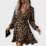 Vestido de leopardo elegante com decote em V e cinto ajustável - Ines Braga