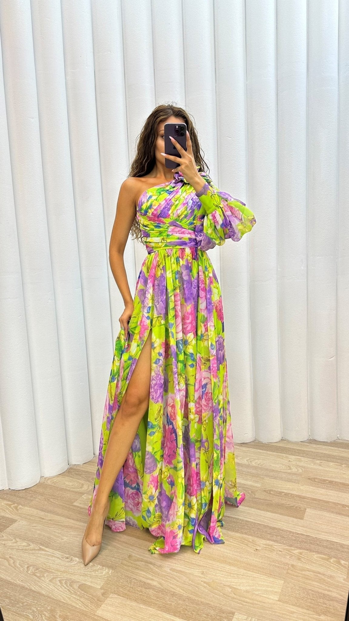Whitney | Vestido Elegante e Fluido de Ombro para Eventos de Verão - Ines Braga